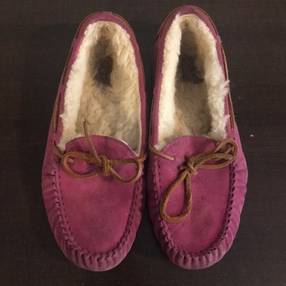 UGG Shoes - Ugg “Dakota” slippers